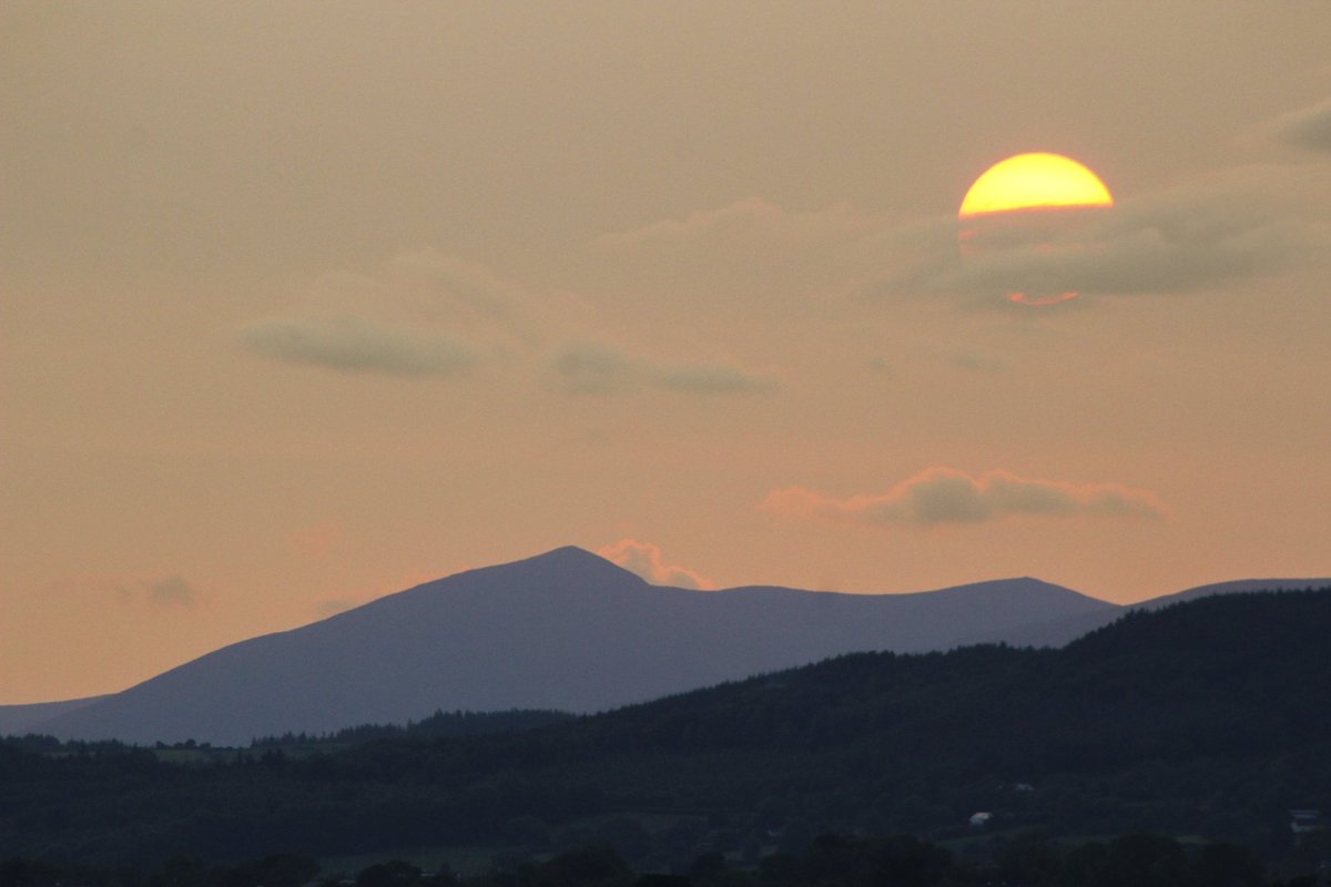 Patrick Kenealy (@patrickkenealy) on Twitter photo A beautiful sunset from Ballinacourty, Co Waterford tonight thanks to the Canadian wildfire smoke! <a href="/barrabest/">Barra Best</a> <a href="/CarlowWeather/">Carlow Weather</a> <a href="/deric_tv/">Deric</a> <a href="/DiscoverDungarv/">Discover Dungarvan</a> <a href="/WaterfordGrnWay/">Waterford Greenway</a> <a href="/Failte_Ireland/">Fáilte Ireland</a> <a href="/Waterfordcamino/">Celtic Ways Ireland</a> <a href="/WaterfordPocket/">Waterford In Your Pocket</a> <a href="/WaterfordANDme/">The long walk home☘️🥀🟰</a> <a href="/VisitWaterford/">Visit Waterford</a> <a href="/GoToIreland/">Discover Ireland</a> <a href="/GoToIrelandUS/">Tourism Ireland US</a> A beautiful sunset from Ballinacourty, Co Waterford tonight thanks to the Canadian wildfire smoke! <a href="/barrabest/">Barra Best</a> <a href="/CarlowWeather/">Carlow Weather</a> <a href="/deric_tv/">Deric</a> <a href="/DiscoverDungarv/">Discover Dungarvan</a> <a href="/WaterfordGrnWay/">Waterford Greenway</a> <a href="/Failte_Ireland/">Fáilte Ireland</a> <a href="/Waterfordcamino/">Celtic Ways Ireland</a> <a href="/WaterfordPocket/">Waterford In Your Pocket</a> <a href="/WaterfordANDme/">The long walk home☘️🥀🟰</a> <a href="/VisitWaterford/">Visit Waterford</a> <a href="/GoToIreland/">Discover Ireland</a> <a href="/GoToIrelandUS/">Tourism Ireland US</a>