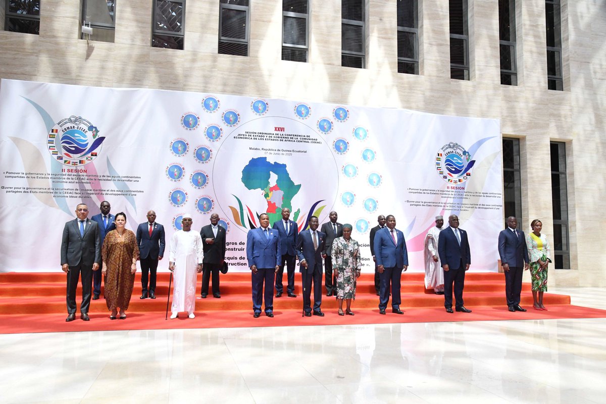 PrimeraDamaGE's tweet photo. En el marco de la 26ª Cumbre de la CEEAC, la Primera Dama de 🇬🇶, S.E. Doña Constancia Mangue de Obiang, ofreció un almuerzo oficial a sus homólogas de 🇬🇦 Gabón y 🇸🇹 Santo Tomé y Príncipe.
 Un gesto de diplomacia, unidad y cooperación.
#CEEAC #GuineaEcuatorial #PrimeraDamaGE https://t.co/fcseGDVrmx