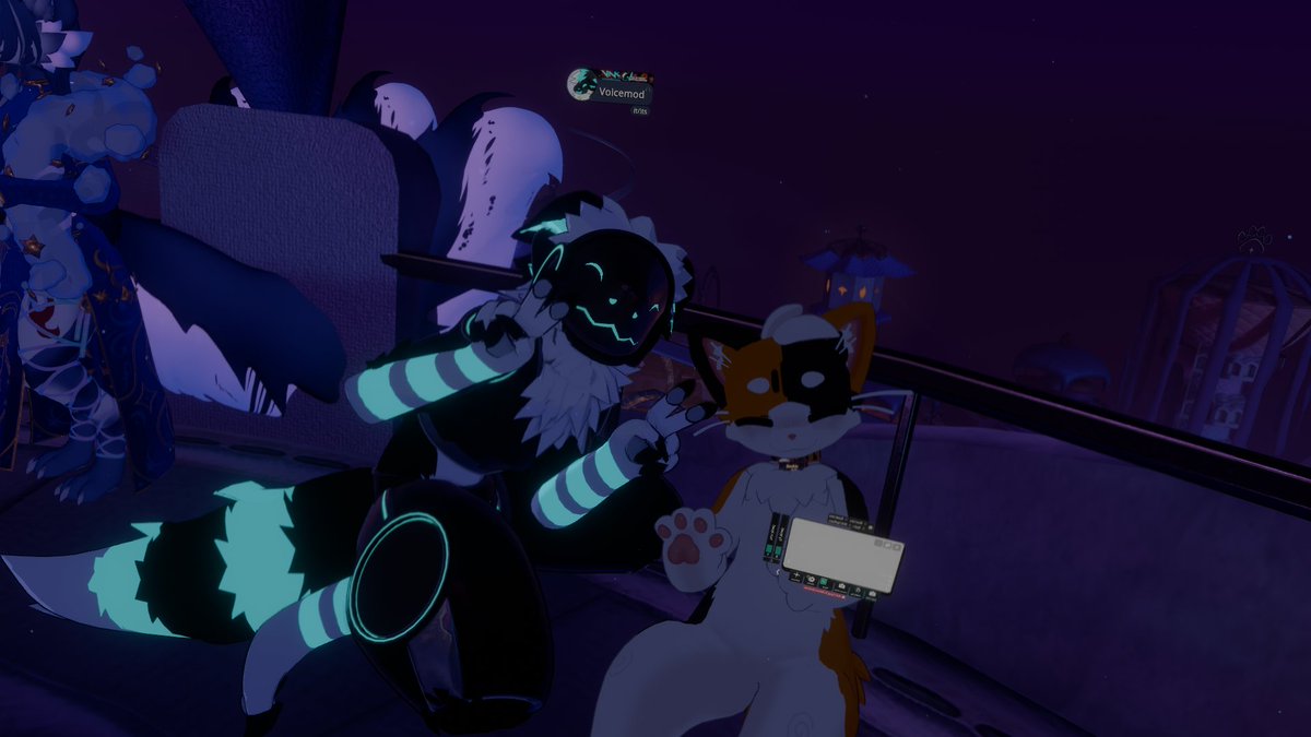 BuckieTheCat's tweet photo. I met @VM_PROTO at #FuralitySomna 
They were so nice! https://t.co/cjZqbhyGu0