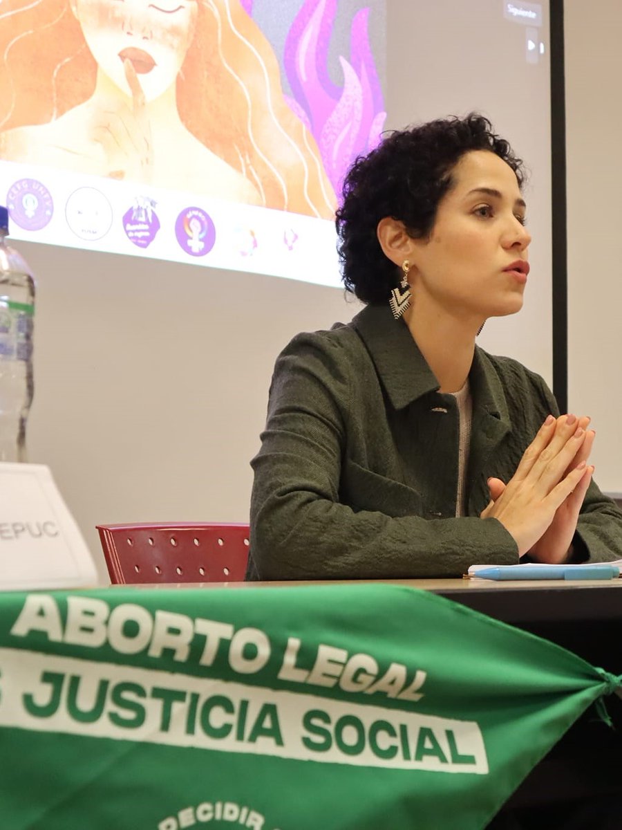 justicierope's tweet image. Sigrid Bazán te obligó a abortar y ahora ella espera a su primer bebé. ¡Despierta, idiota!