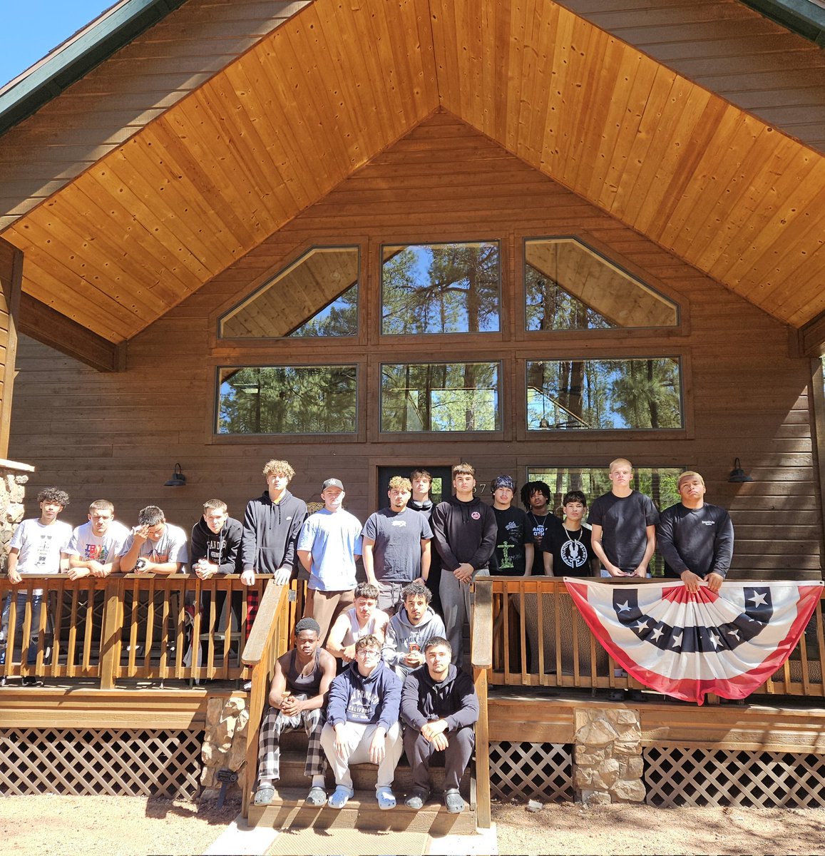 PBHS_FB's tweet image. '25 Senior Camp is a wrap. Love the game of football, but more important is the lifelong bonds these boys build with each other. The mission has been set and accepted.