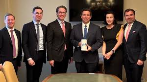 bata_image's tweet image. @cducsubt Warum hört man eigentlich nichts mehr von der #CSU und der guten Freundschafts zum Menschenfeind und Tötungsfan @GovRonDeSantis?
@DoroBaer und #CSYou @ArminPetschner könnten für Ärger sorgen.
@LastWeekTonight @iamjohnoliver 
click here &amp;gt;&amp;gt; fckaf.de/NDy