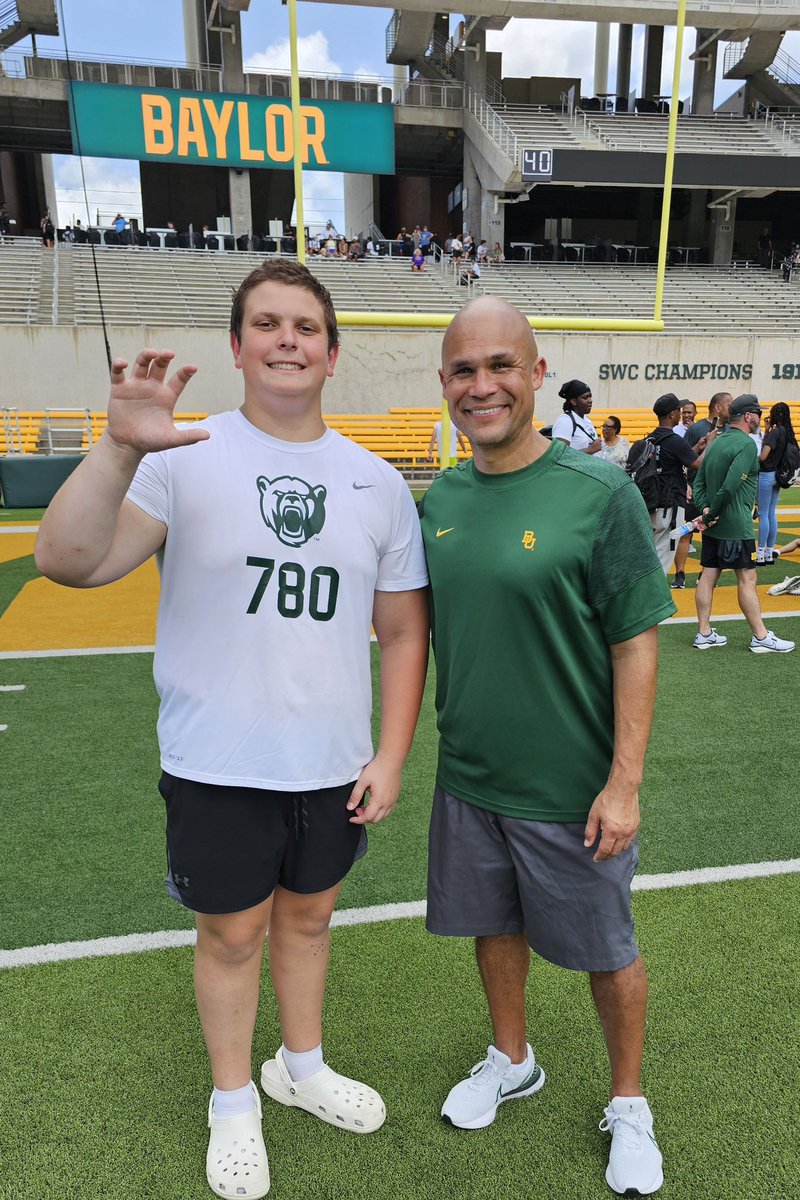 DylanSlansky's tweet image. I had an amazing time today at the @BUFootball camp today. Thank you @Cwatts64  and @CoachMiller_ for an awesome experience!  #sicembears
#baylor #baylorfootball #BUfootball
 
@CoachDaveAranda @Coach_Stang @mcneill_josh @CoachMartin_18