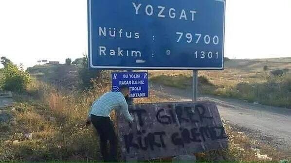 İt bu yazıyı yazdı, girdi; Kürt girmedi, çünkü her kapı haysiyet taşımaz.