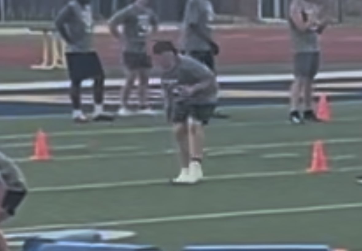 GavinOlsen08's tweet image. Thank You @cdole13 and the @Lions_FB staff for an awesome camp today learned a lot from it! Can’t wait to continue the recruiting process! @Connetquot_FB @geoff_terry @LionsCoachEwart @_coachsmith_ @LIBLITZ @LIKnightsFBREC @jared_valluzzi @PrepRedzoneNY