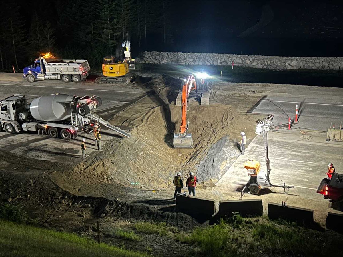 Victor Kaisar (@supermario_47) on Twitter photo NEW - <a href="/TranBC/">BC Ministry of Transportation and Transit</a> expects the #Coquihalla #BCHwy5 to be closed throughout the day Saturday, adding <a href="/DriveBC/">DriveBC</a> will be updated as soon as there is a confirmed opening time.
They also sent me these pictures of work being done to repair the sinkhole last night. #Kamloops #Merritt #HopeBC NEW - <a href="/TranBC/">BC Ministry of Transportation and Transit</a> expects the #Coquihalla #BCHwy5 to be closed throughout the day Saturday, adding <a href="/DriveBC/">DriveBC</a> will be updated as soon as there is a confirmed opening time.
They also sent me these pictures of work being done to repair the sinkhole last night. #Kamloops #Merritt #HopeBC