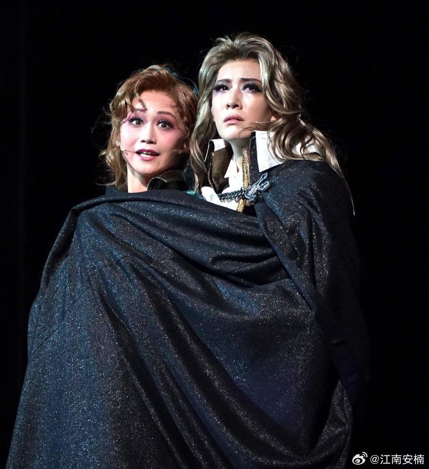 MiraKami_'s tweet photo. Takarazuka inspired me 🥰
#Castlevania #Takarazuka #Alumaria https://t.co/3C0CQGlPGu