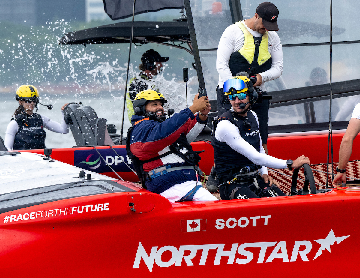 SailGP's tweet photo. LET'S GO SAILING ⛵️ 🙏 🗽

#SailGP #NewYorkSGP https://t.co/3V0eHRbmgF