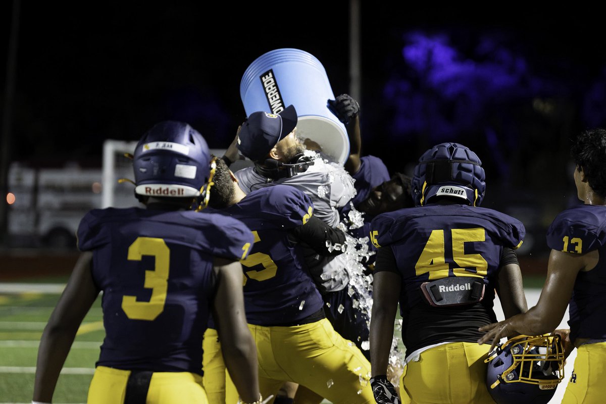 Big dreams attract small minds, and hate. #Nolames🔱