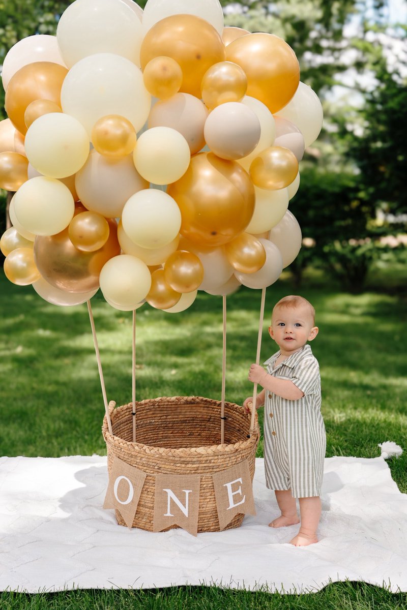 GymRatsteve's tweet photo. My dad thinks my son should be a model baby !? Should he ? He just turned 1 ! https://t.co/Y5K5ZO4e6D