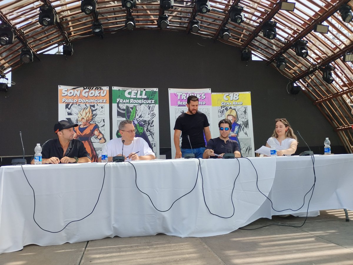 Ya de vuelta de la <a href="/mangaworldofi/">Manga World Oficial</a>. Para todos los que no habéis estado allí presentes o no hayáis podido seguir nuestra emisión en directo, os informamos que próximamente podréis ver la charla de <a href="/PabloDLagares/">Pablo D.Lagares🐲</a>, <a href="/TalyCual_Pro/">TalyCual</a>, Fran Rodríguez y Gema Abad en el canal de <a href="/Yuluga/">Yuluga Reyens</a>. 🐉