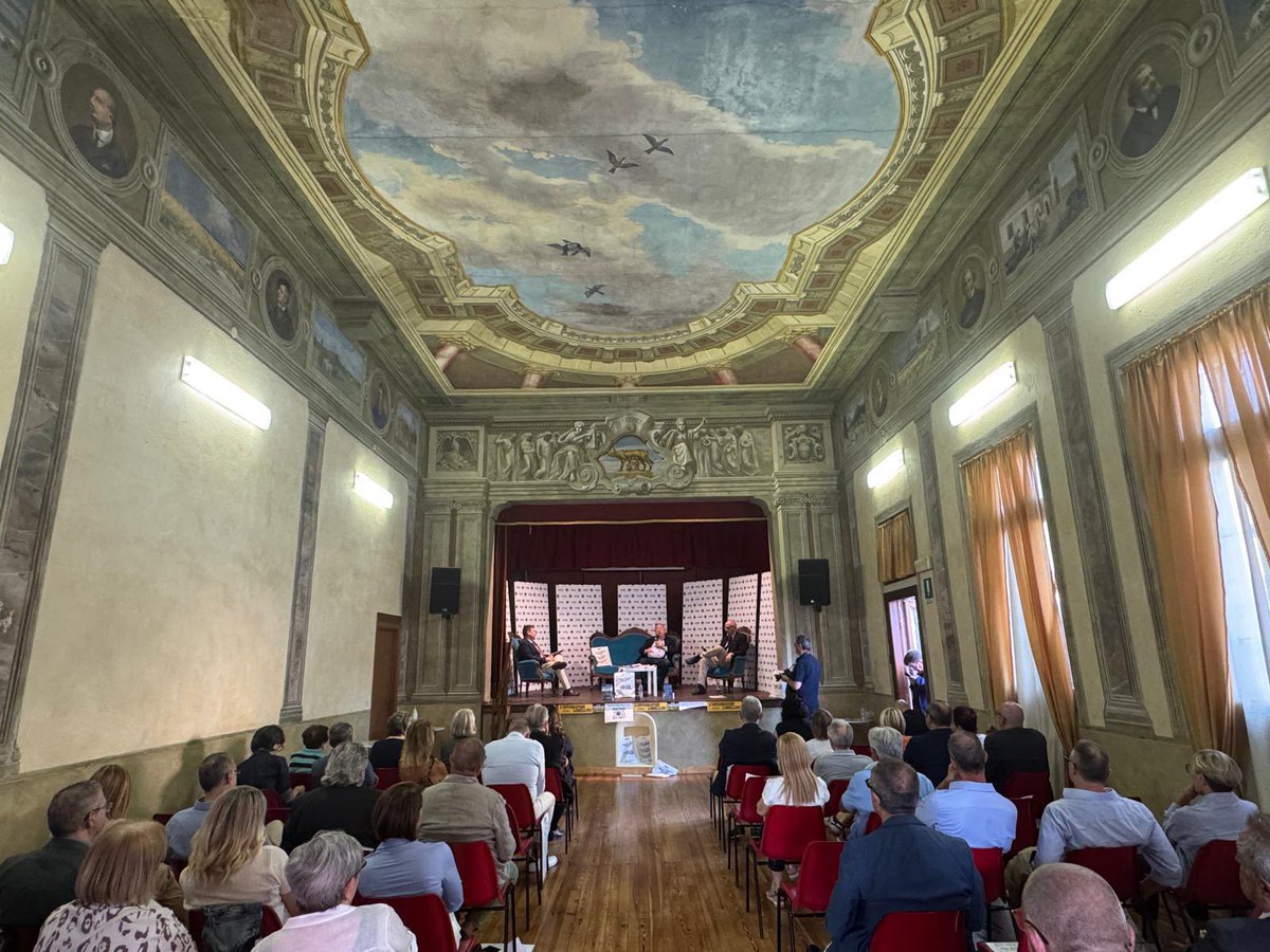 Oggi a Sant’Angelo Lomellina con il Sindaco <a href="/grossimat/">Matteo Grossi</a>, il Pres <a href="/avvbenedetto/">Giuseppe Benedetto</a> e il Vicepres <a href="/DavideGiac/">Davide Giacalone</a> abbiamo presentato Massa non Massa di Giovanni Malagodi.
Una splendida occasione per ricordare il pensiero di uno statista che ha fatto della libertà la sua battaglia di vita