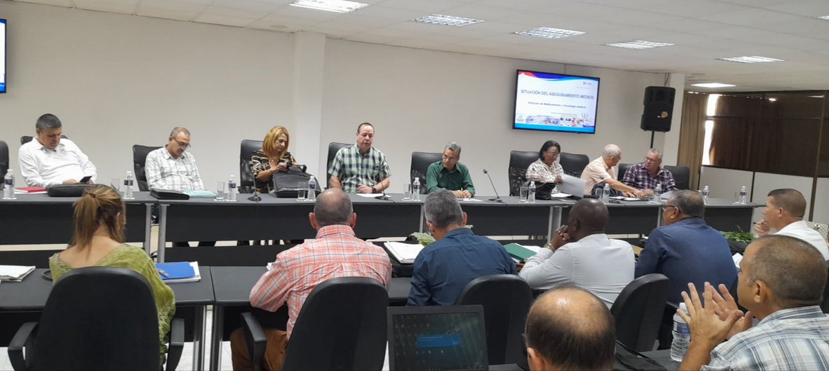 Cuadros UCMGt (@cucmgt) on Twitter photo 📢 Temas vitales para el funcionamiento del Sistema Nacional de Salud en #Cuba son analizados en la segunda jornada de la reunión de trabajo con Directores Provinciales de #Salud, Rectores y Decanos de Universidades Médicas de 🇨🇺 presidida por <a href="/japortalmiranda/">José Angel Portal Miranda</a>
<a href="/Dr_NaelPreval/">Director Provincial de Salud Guantánamo</a> 📢 Temas vitales para el funcionamiento del Sistema Nacional de Salud en #Cuba son analizados en la segunda jornada de la reunión de trabajo con Directores Provinciales de #Salud, Rectores y Decanos de Universidades Médicas de 🇨🇺 presidida por <a href="/japortalmiranda/">José Angel Portal Miranda</a>
<a href="/Dr_NaelPreval/">Director Provincial de Salud Guantánamo</a>