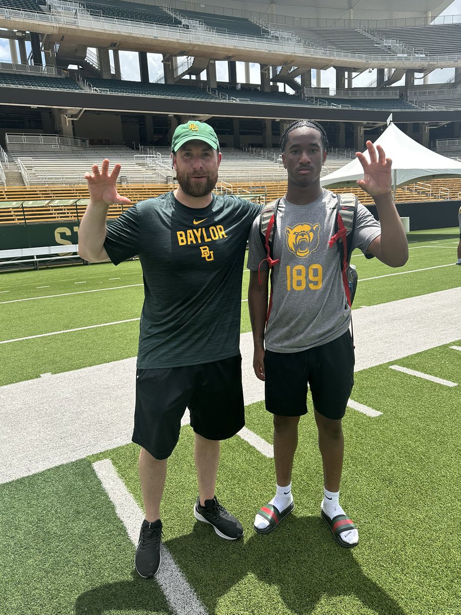 BalloutMark4's tweet image. Great camp at Baylor today. Meet some great coaches today also. #SicEm @CoachPowledge @CoachDT_TFB @CoachJRWilliams @NDNFootball