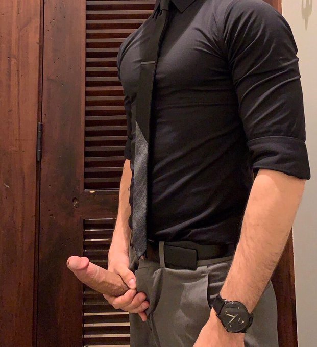 ciaki67's tweet photo. WHO WANTS ME AS A BOYFRIEND? https://t.co/NUxASEhBNl