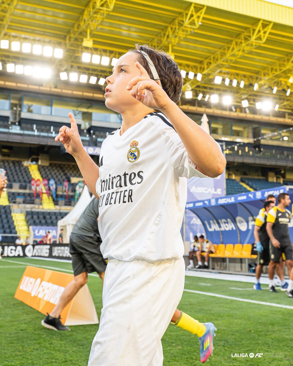 fundacion_JRM's tweet photo. REAL MADRID 2 - 1 VILLARREAL CF
El Madrid sufre pero pasa: estará en semifinales ante el Espanyol.
#LALIGAFCFUTURES #CiudadDeportivaPamesaCeramica #Ascale #LALIGAFUTURES #FundacionJRM #FJRM https://t.co/aQQsH5cqv2