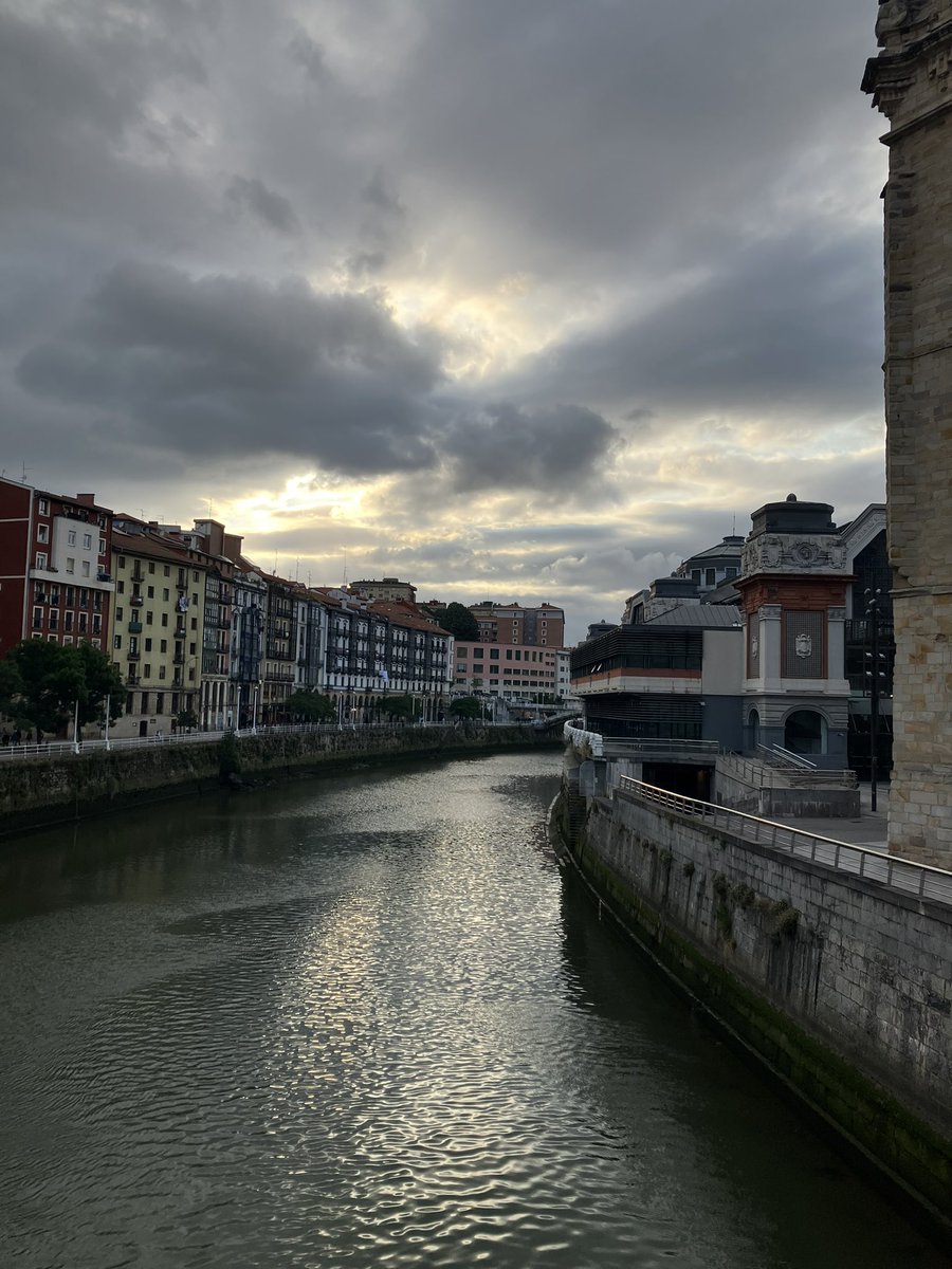 Pongamos que hablo de Bilbao… una tarde de primavera avanzada.