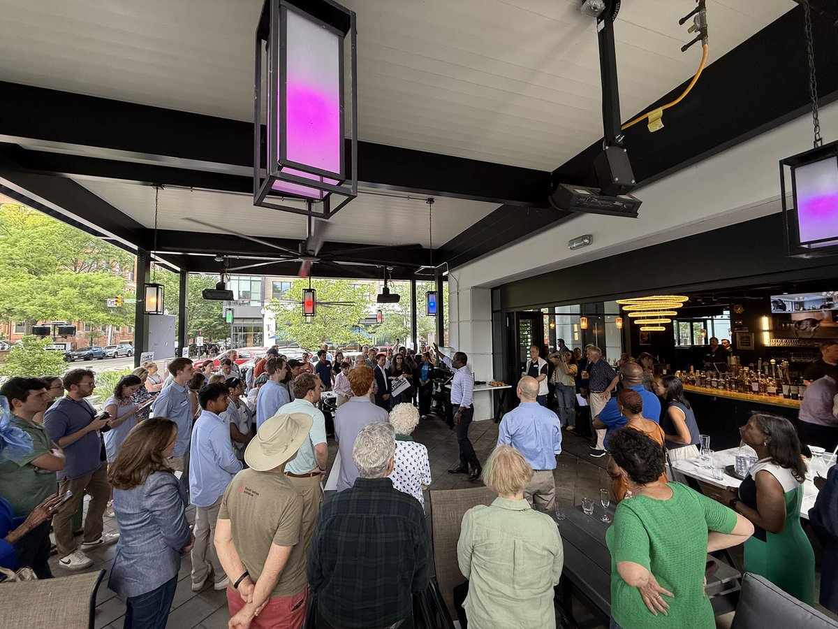 Closing out STRONG on #TeamStoney! 

Packed house with <a href="/TerryMcAuliffe/">Terry McAuliffe</a>, <a href="/Alyia4ALX/">Alyia Gaskins</a>, <a href="/SteveDescano/">Steve Descano</a>, <a href="/j_chapman99/">John Taylor Chapman</a> and <a href="/Matt4Arlington/">Matt de Ferranti</a> all in for Virginia’s next Lieutenant Governor <a href="/LevarStoney/">Levar Stoney</a> 💥🗳️✅