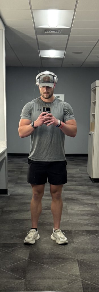 Just trying to be like this $Stupid 
Brain go, muscle grow!