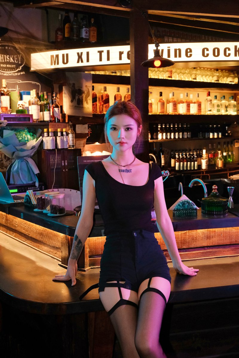 不像喝醉
不想喝醉
摄影：本宽   
出镜:ALex 
投稿：
<a href="/Fengsiyuan/">Mr.死因</a>
<a href="/wqganenshi_/">有稿投😁</a>
#贵阳私房约拍 #贵阳写真约拍 #贵阳摄影师 #贵阳私房写真 #贵阳私房摄影师 #私房摄影师