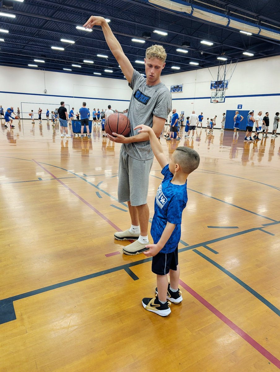 Ashley (@paperheart) on Twitter photo 💙 A special thank you to <a href="/robinson21_nick/">coach nick</a> at the KY Father/Son camp. My nephew got overwhelmed and left early. Nick made sure he got everyone's autograph (even drove him to see <a href="/CoachMarkPope/">Mark Pope</a>) and got some 1-on-1 time with <a href="/collinchand13r/">collin chandler</a> before he left.
<a href="/KentuckyMBB/">Kentucky Men’s Basketball</a> #BBN 💙 A special thank you to <a href="/robinson21_nick/">coach nick</a> at the KY Father/Son camp. My nephew got overwhelmed and left early. Nick made sure he got everyone's autograph (even drove him to see <a href="/CoachMarkPope/">Mark Pope</a>) and got some 1-on-1 time with <a href="/collinchand13r/">collin chandler</a> before he left.
<a href="/KentuckyMBB/">Kentucky Men’s Basketball</a> #BBN