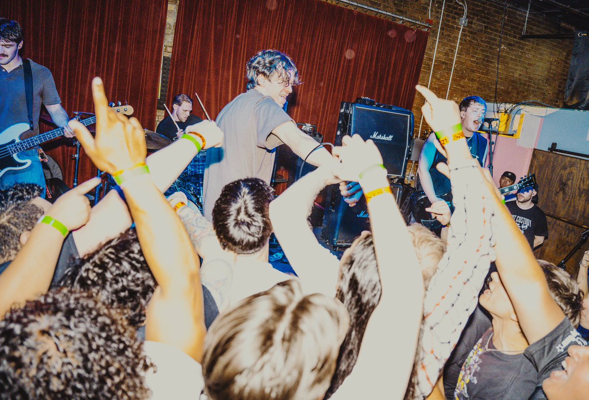 HOUSTON TONIGHT AT WHITE OAK MUSIC HALL. DOORS 6 FOOTBALLHEAD AT 7. SEE YOU SOON
