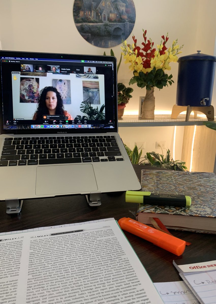 AdriPeralM's tweet image. Finished the Ronald Coase Fellowship @mercatus. Austrian Econ + Public Choice + Real-world institutions=
🧠🔥😎

Grateful for the challenge and clarity this journey brought.

#PublicChoice #RonaldCoase #InstitutionalEconomics