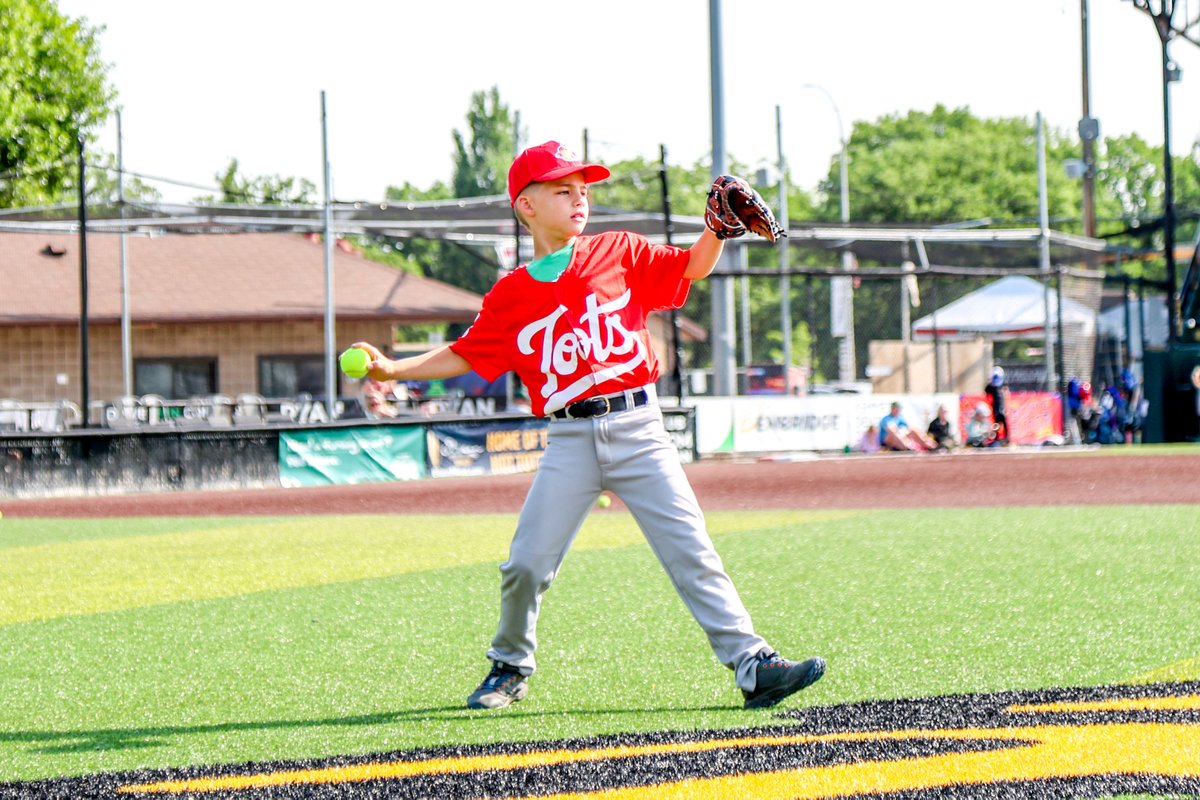 MinotHotTots's tweet image. Little guys crushed it at yesterday's youth camp!

We still have a few remaining spots for our intermediate Youth Camp coming up on June 18th - don't miss out on the chance for your kiddo to train like the Tots and make memories!

Register Here: minot-hot-tots.nwltickets.com/Tickets/AddIte…

#GoTots