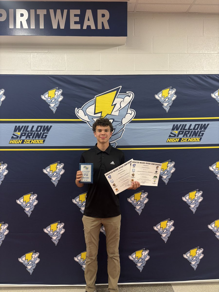 Brandon10175511's tweet image. Blessed to recieve Rookie of the Year, All Confrence Honorable Mentione, and Academic all Confrence. @WS_Storm_MBball @StrongCenter27 @StrongCenter4Ex