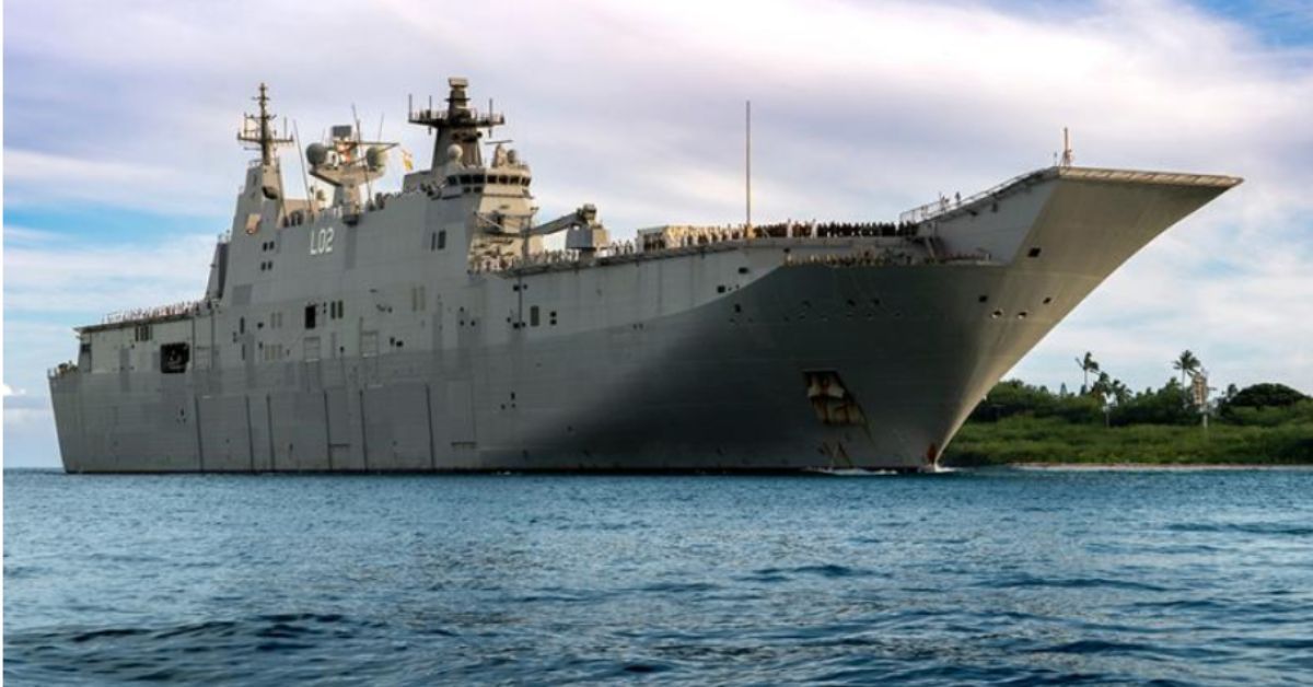 Largest Australian Naval Ship Causes Internet &amp; Radio Outages In New Zealand 

Read the news here👉marineinsight.com/shipping-news/… 

#shipping #shippingindustry #maritimeindustry #maritime #maritimesafety #MarineInsight #Merchantnavy #Merchantmarine #MerchantnavyShips