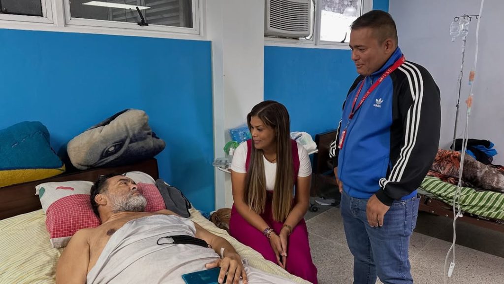 #Regiones || Gobernadora Yulisbeth García inicia inspecciones en red de salud del estado Bolívar

“El hospital  Uyapar debe dar un servicio de excelencia a la población y esto lo  lograremos con el apoyo del Gobierno Nacional, la gobernación de  Bolívar, el personal médico y