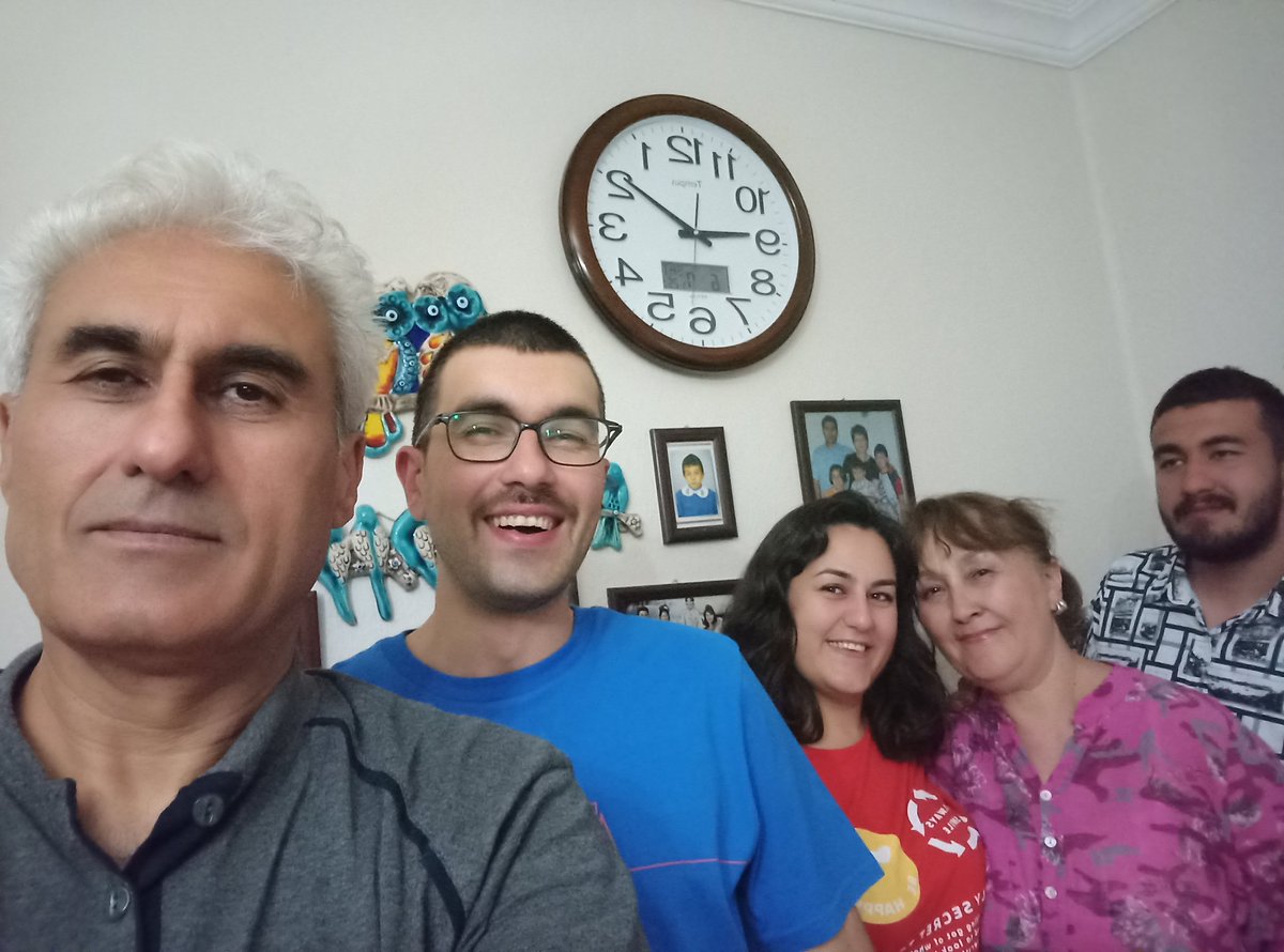 alitunaa's tweet photo. Iydiniz sa’îd, ömrünüz mezîd, her rûzunuz bir ıyd ola. / Bayramınız mutlu, ömrünüz uzun ve her gününüz bayram ola... https://t.co/gGBNTpymHu