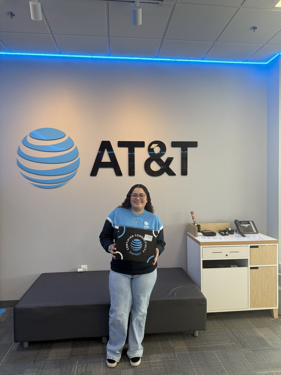 Shout out to Maria for becoming a certified connectivity expert 🌟 Big things coming! #Lifeatatt <a href="/MajorfiguresAtt/">MAJORFIGURES</a> <a href="/Bey_Waheed/">Waheed Bey</a> <a href="/team_oselett/">Danielle Oselett</a> <a href="/MrCoreyA/">Corey Alston</a>