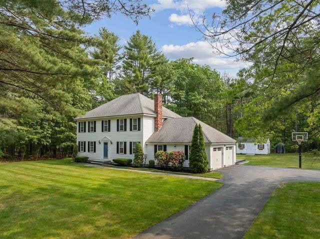 Sull12's tweet photo. Busy Real Estate Friday and Saturday. Showed these beauties to my #BuyerClients that are relocating from North Carolina to #NewHampshire.

#BLRE  #HelpingFamilies  #ExperienceMatters  
#LondonderyNH  #LitchfieldNH  #WindhamNH  #DerryNH https://t.co/m9RhRFiarQ