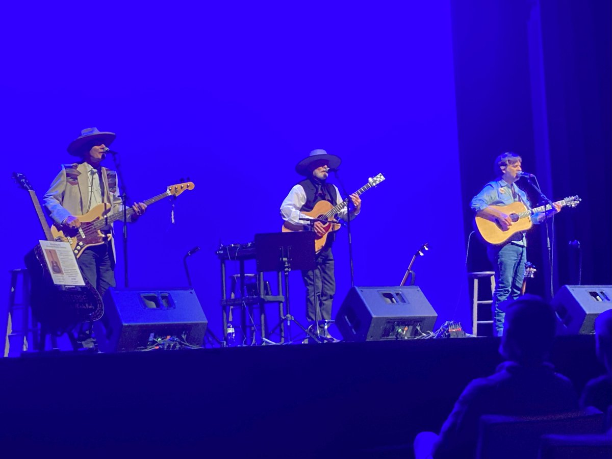 bobszy's tweet image. Great show at the Carolina Theater. #michaelmartinmurphy