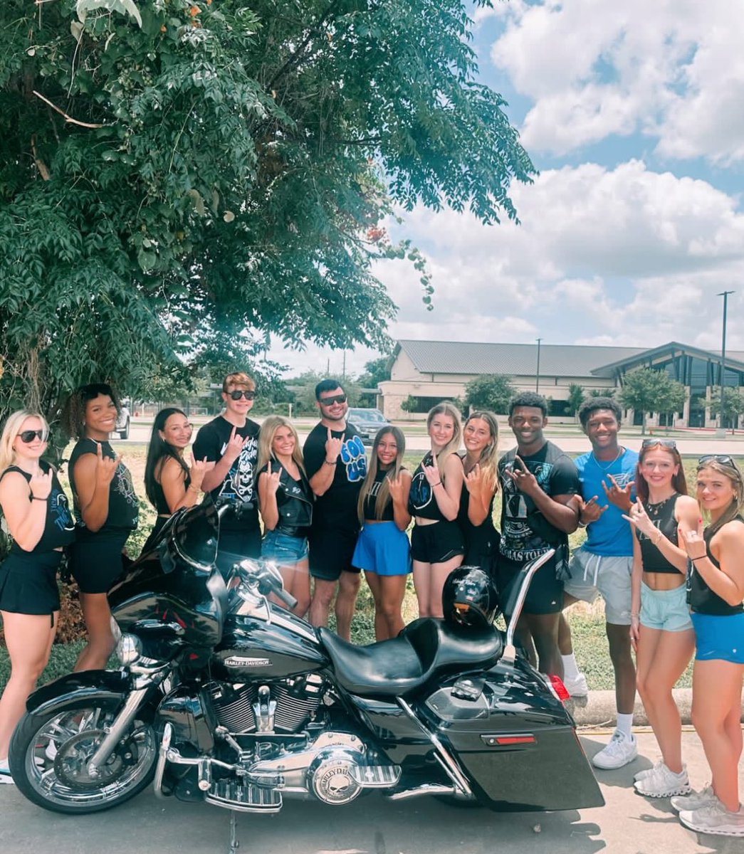 LETS RIDE OUT😝🤘