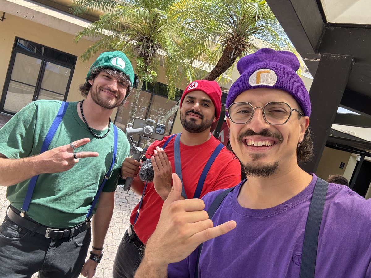 The Mario Bros take on #Otakufest Miami twitch.tv/Kotigami