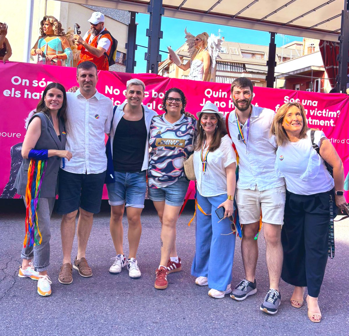 A #Roquetes, amb els companys de <a href="/juntsLGTBI/">JuntsLGTBI+</a>.

Estimar el país és defensar l'orgull! 🌈
Perquè una nació que exclou no és una nació lliure! #junts