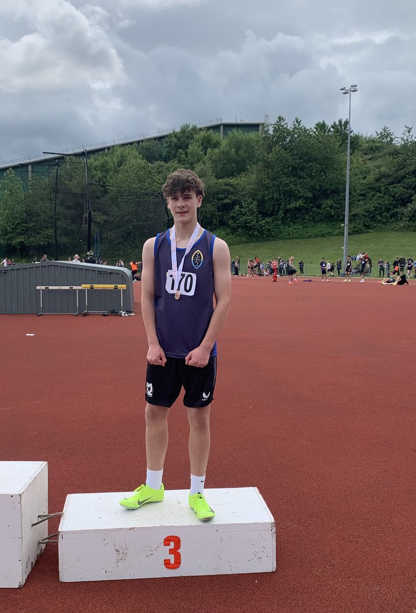 Huge success today for E Bailey who won his heat today and finished 3rd in the final at the Herts Schools Athletics Champs! 🥉
