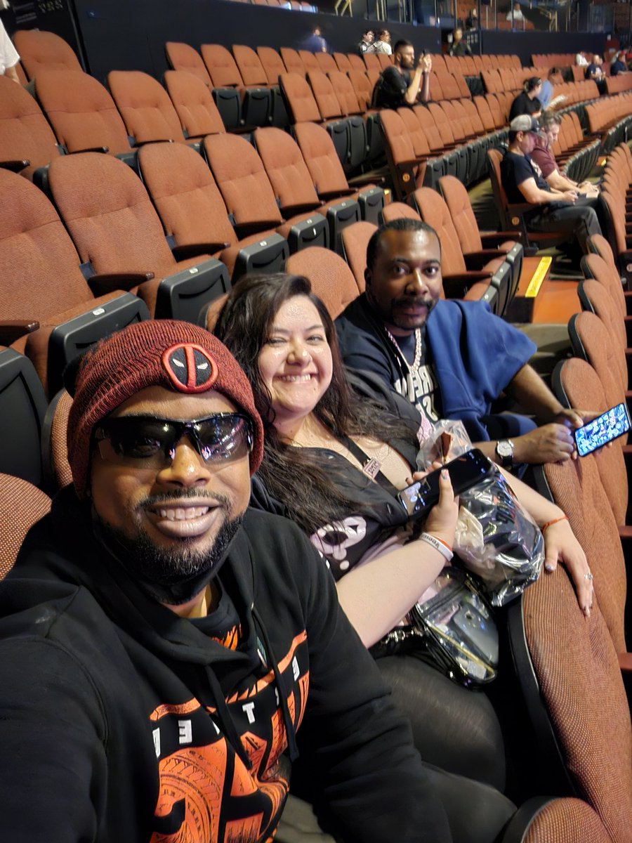 S4UWrestling's tweet photo. Lets gooooo. #latakeover #WorldsCollide #wwe #wrestling #thm-#ccn-#dwe https://t.co/ZYg6N2focm