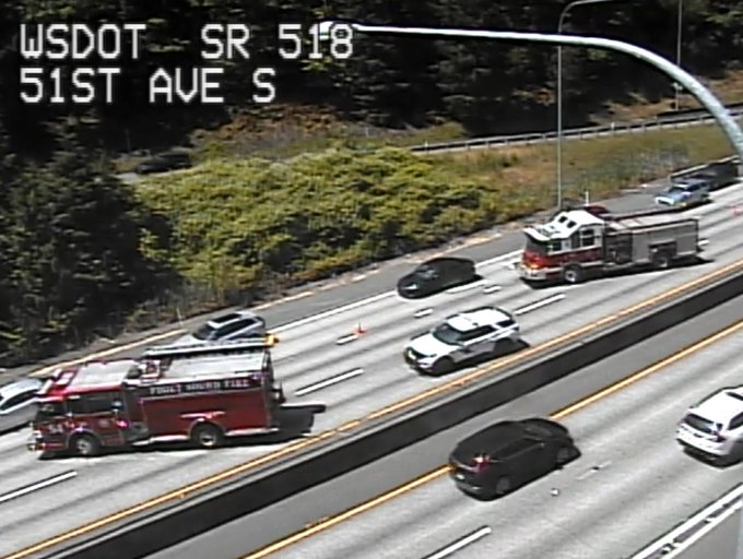 Update 1: Ang Eastbound SR 518 ay nai -back up sa