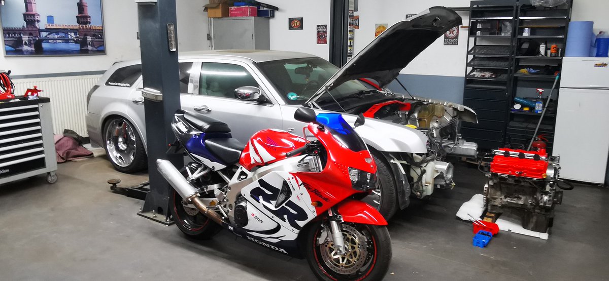 hakantaskoyantc's tweet photo. #carwrapping #folierung #carstyling #hakantaskoyantc #berlin #cardesigned #cardesign #cardesigner #tuning #tuningcar #farbenoo #scheibentönung #karosserie #instandtsetzung #felgen #felgenreparatur uvm https://t.co/YuOkYUX0w8