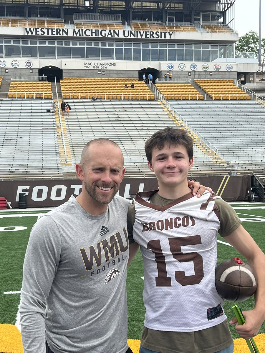 PodwikaPalmer's tweet image. Thank you @DSabock for having me at the @WMU_Football specialist camp. I had a great time competing and got second in the field goal comp. I look forward to be back soon! @CoachDitmore @hzfbfamily @PVUSDATHLETICS @HHSathleticsAZ @VaughanCoach @steverausch17 @laryea_simon…