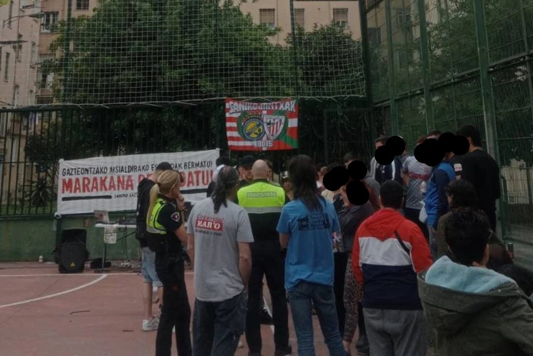 Marakanako egitaraua gelditu eta gazte asanbladsko kide bat identifikatu du poliziak. Gogor salatzen dugu gaur jasandako jazarpen poliziala. Doakoa eta kalitatezkoa den aisialdia eskatzen jarraituko dugu.Auzoa bat polizia at!! Marakana defendatu!!