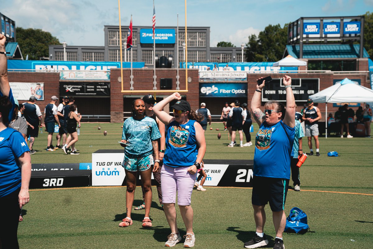 chattchallenge's tweet photo. Corporate bonding, but make it competitive 🥇

From dodgeball to cornhole to tug of war, these teams are all heart - and all hype.

Still smiling. Still sweating.

#CorporateChallengeChattanooga | @BCBST https://t.co/0EJbT1o2Nz