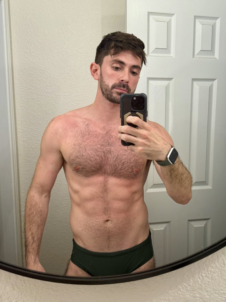 Pool party and bed head kinda day 😴