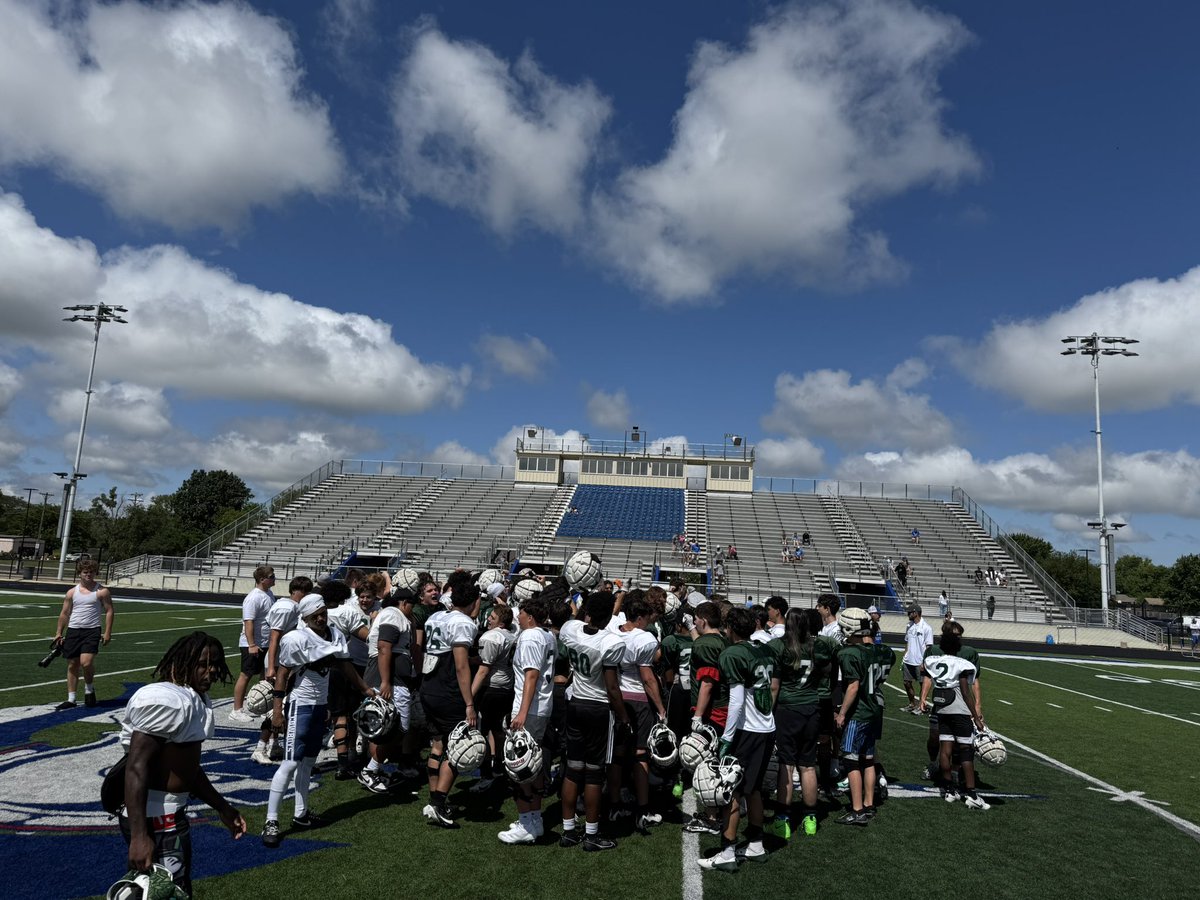 DerbyPanther's tweet image. Had us a great wk of football!
Camp / Film / Lifting ✅
Sr. Faith & Leadership Retreat ✅
Email Fundraiser ✅
Community Service Project ✅
Andover Scrimmage ✅