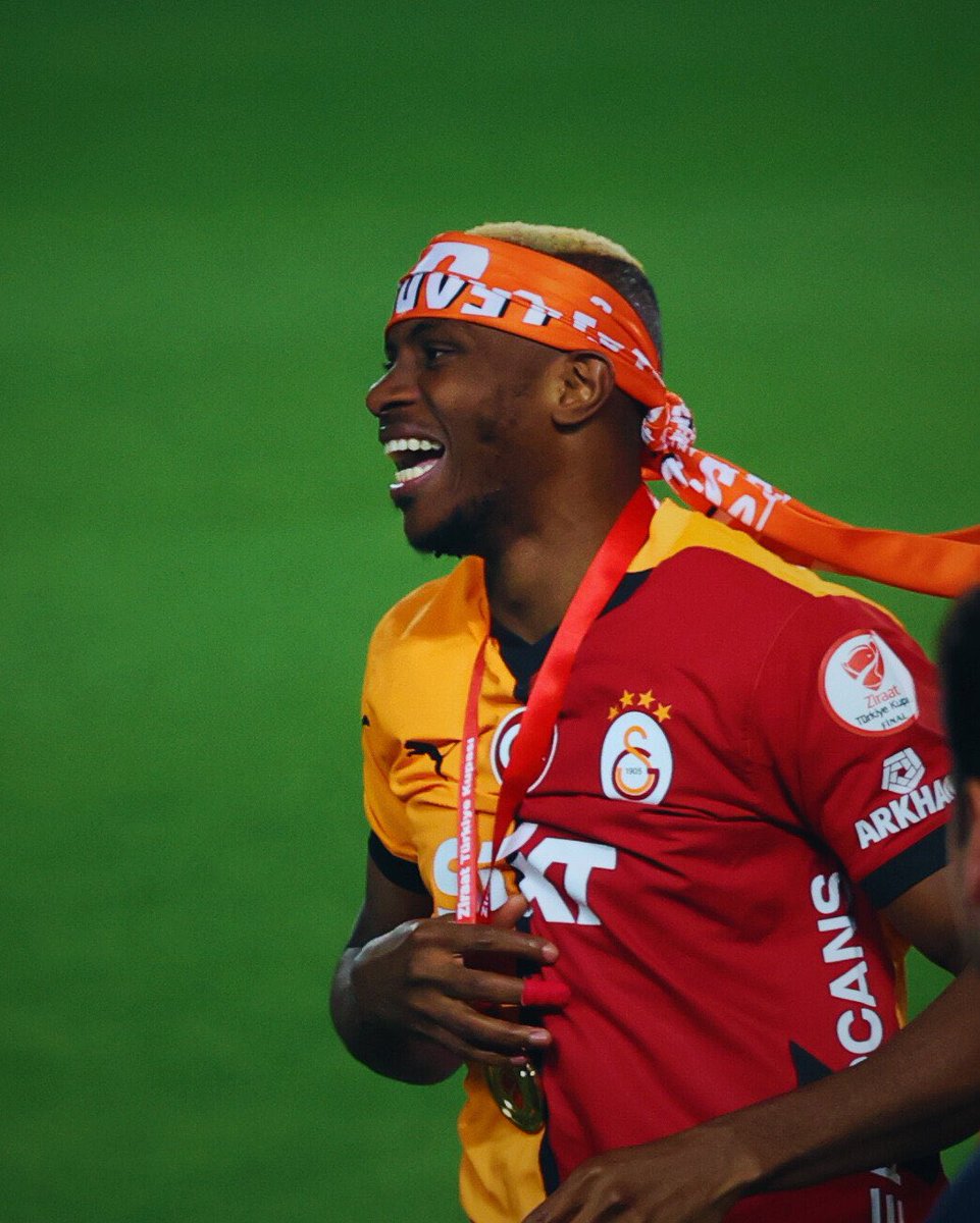 GalatasarayTaraftarı tweet media