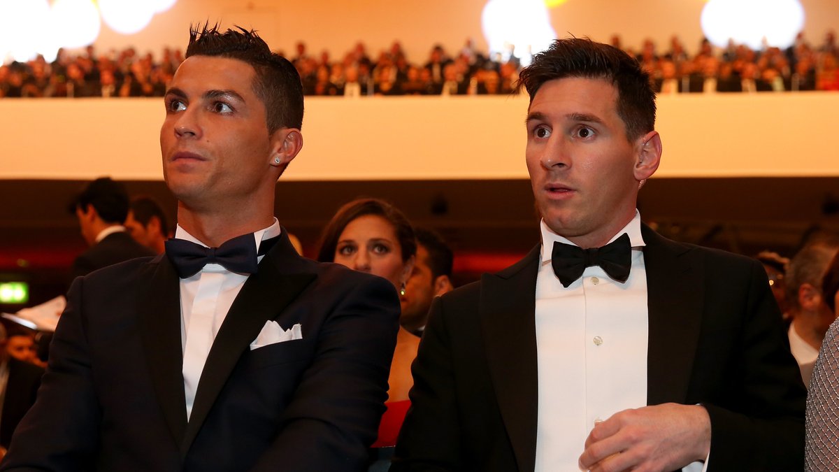 Cristiano Ronaldo: 

"Galalarda Messi'ye İngilizce tercümanlığı yapardım, çok iyi konuşamıyordu İngilizce'yi. Messi'yi seviyorum."