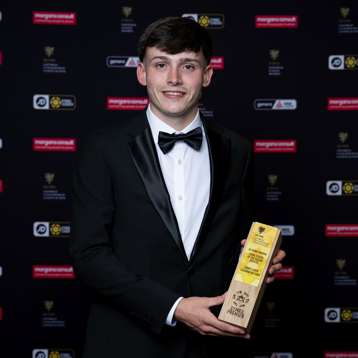 JD Cymru Leagues 🏴 (@cymruleagues) on Twitter photo 🏆 CHWARAEWR IFANC Y TYMOR | YOUNG PLAYER OF THE SEASON
#JDCymruPremier - Louis Lloyd (<a href="/CaernarfonTown/">CPD Tref Caernarfon Town FC</a>)
#FAWNationalLeagueAwards 🏆 CHWARAEWR IFANC Y TYMOR | YOUNG PLAYER OF THE SEASON
#JDCymruPremier - Louis Lloyd (<a href="/CaernarfonTown/">CPD Tref Caernarfon Town FC</a>)
#FAWNationalLeagueAwards